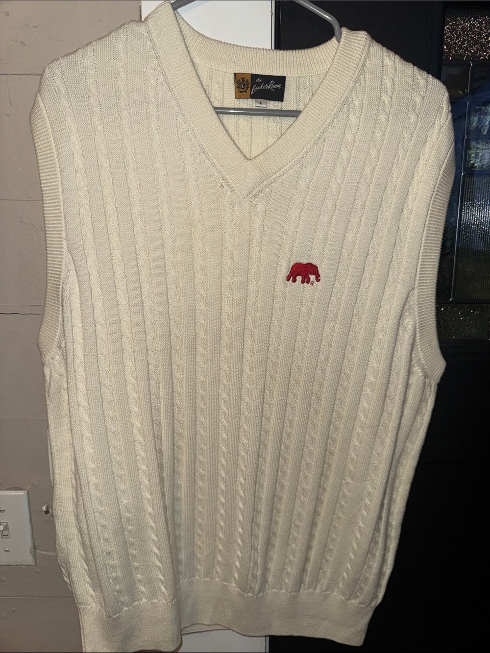 University of Alabama Cable Knit V-Neck Sweater Vest - Cream Locker Room L